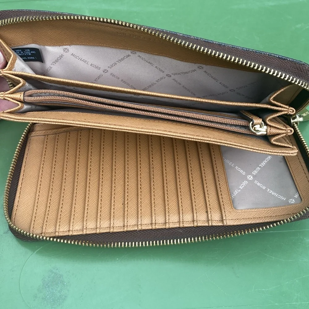 Michael Kors Jet Set‎ Travel Zip Around Continental Wallet Brown Logo 35H8GTVT1B